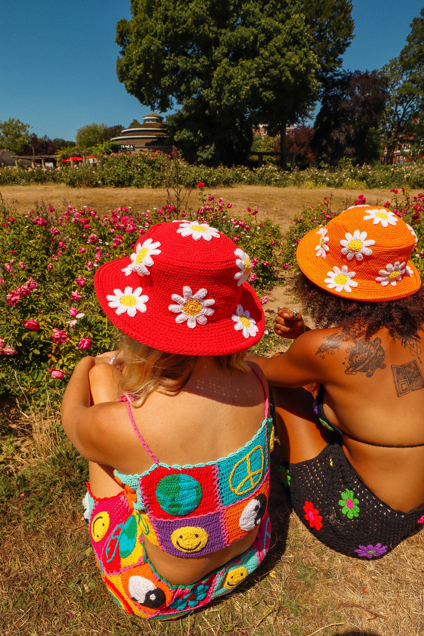 RED DAISY HAT