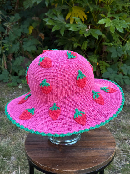 STRAWBERRY CUTIE HAT