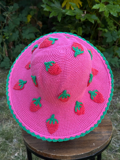 STRAWBERRY CUTIE HAT