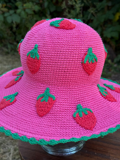 STRAWBERRY CUTIE HAT