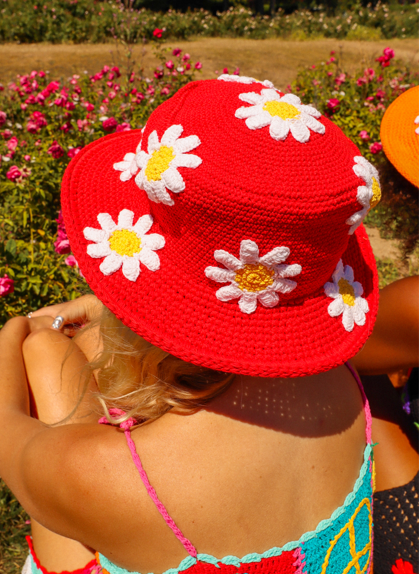 RED DAISY HAT